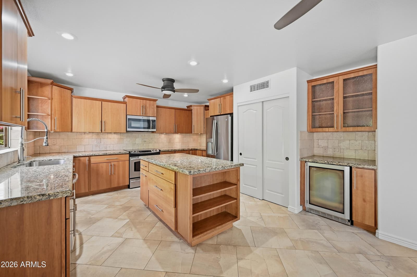 1054 E Golden Court, Chandler, AZ 85225 — photo 6 of 61