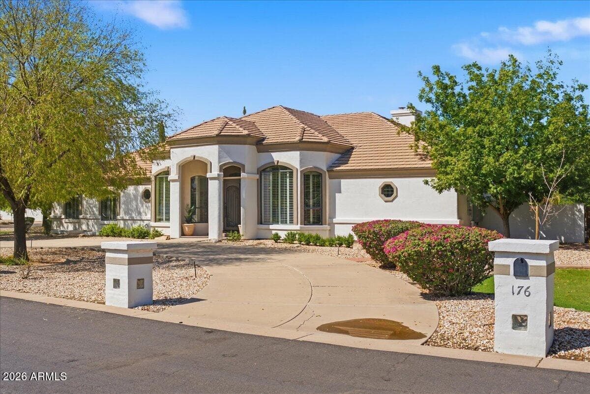 176 S Equestrian Court, Gilbert, AZ 85296 — photo 6 of 76