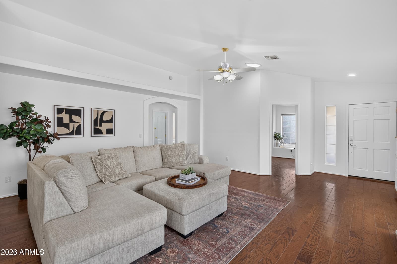 909 S Scallop Drive, Gilbert, AZ 85233 — photo 7 of 42