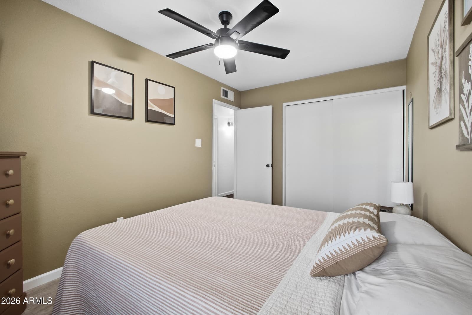 9425 N 63rd Drive, Glendale, AZ 85302 — photo 15 of 32