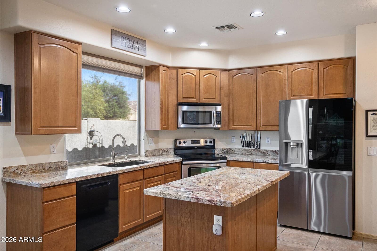 18426 W Western Star Boulevard, Goodyear, AZ 85338 — photo 7 of 25