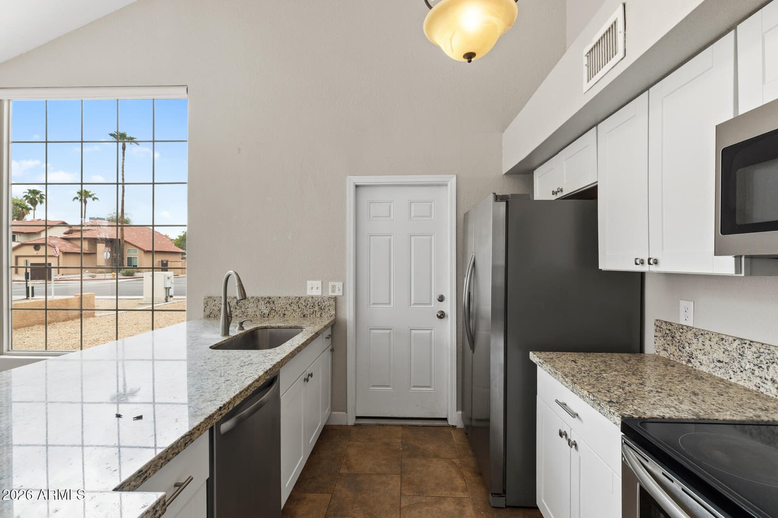 854 E Manor Drive, Chandler, AZ 85225 — photo 13 of 54