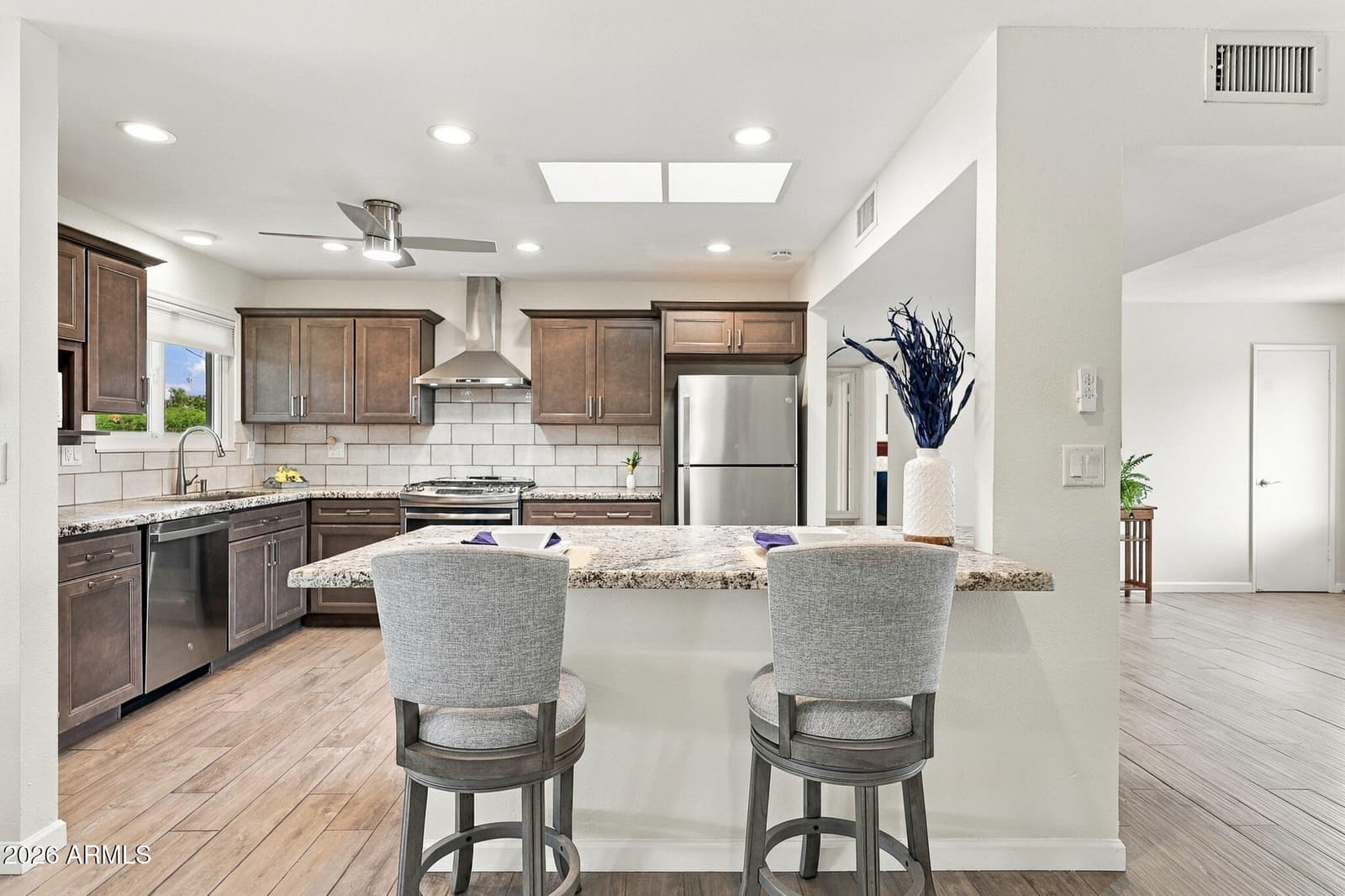 10011 W Prairie Hills Circle, Sun City, AZ 85351 — photo 14 of 47