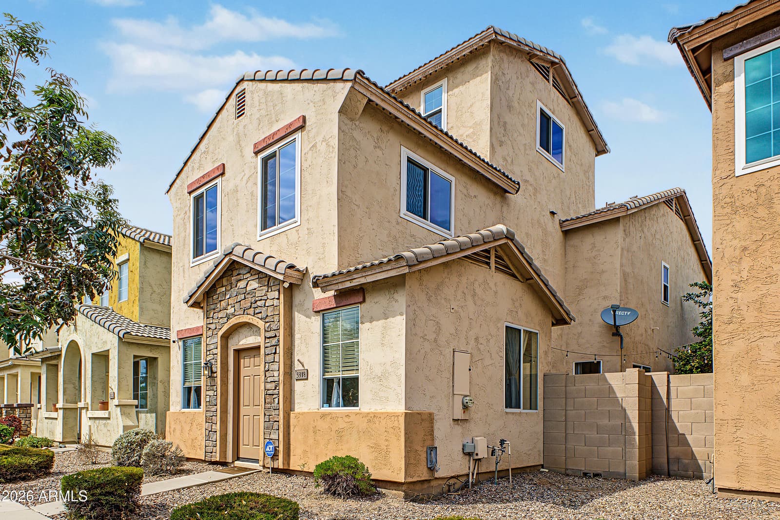 5318 W ALBENIZ Place, Phoenix, AZ 85043