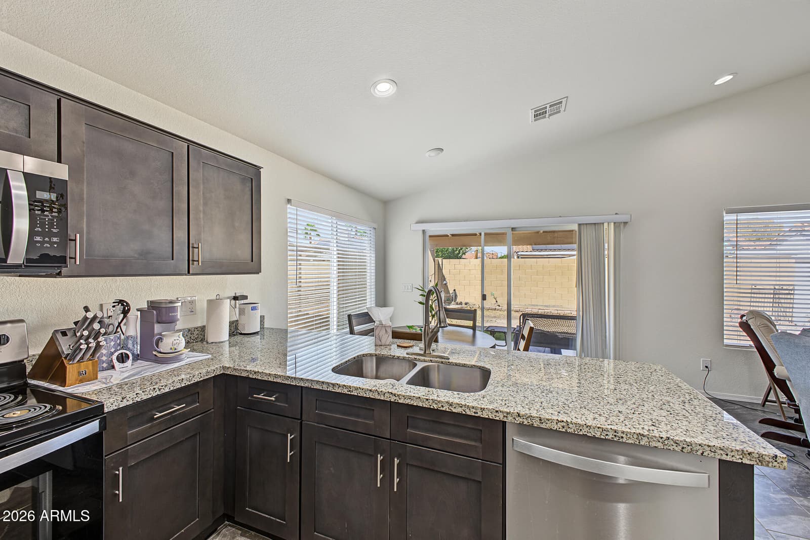 9218 W Saint John Road, Peoria, AZ 85382 — photo 14 of 40