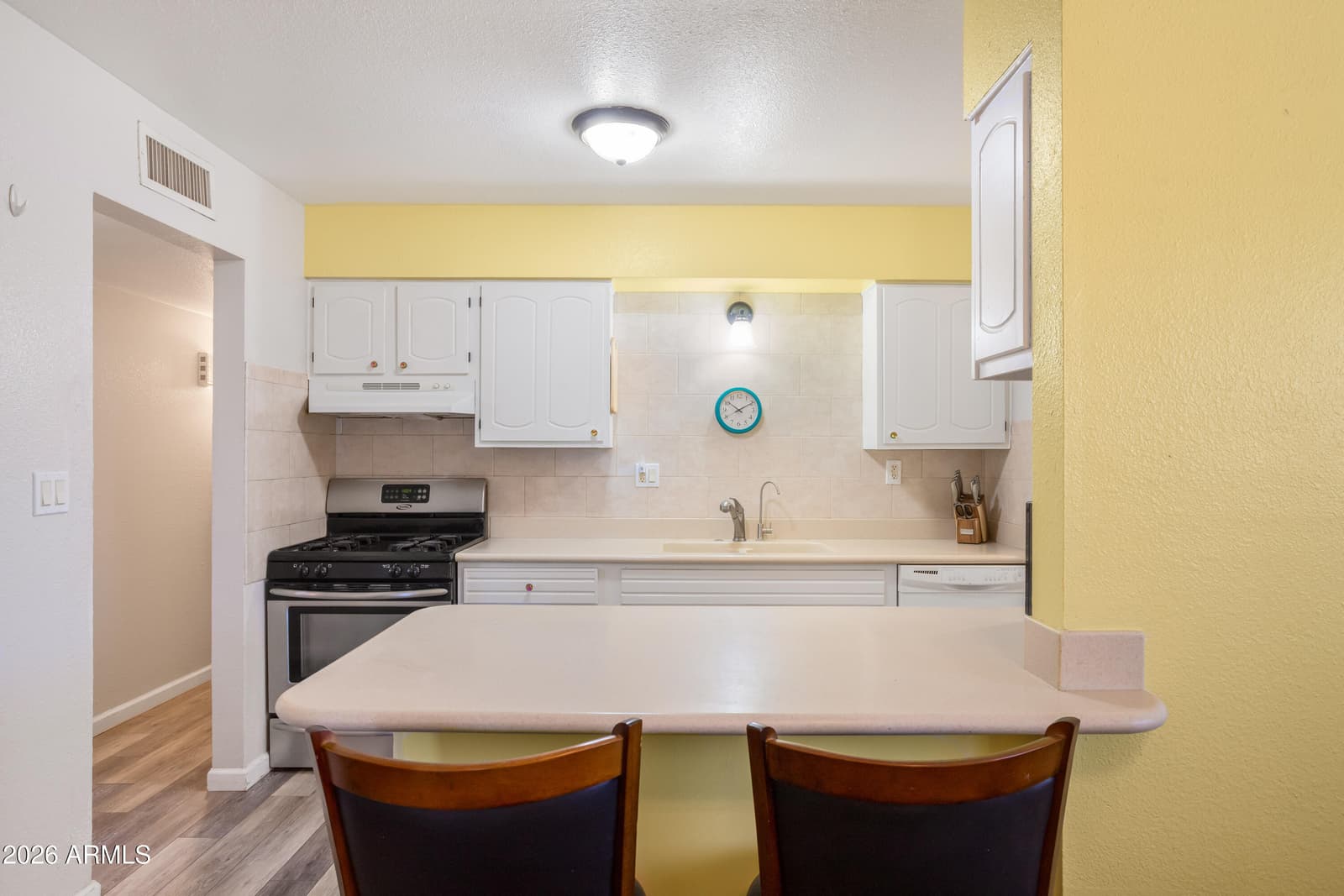 150 E Oak Street, Huachuca City, AZ 85616 — photo 8 of 35