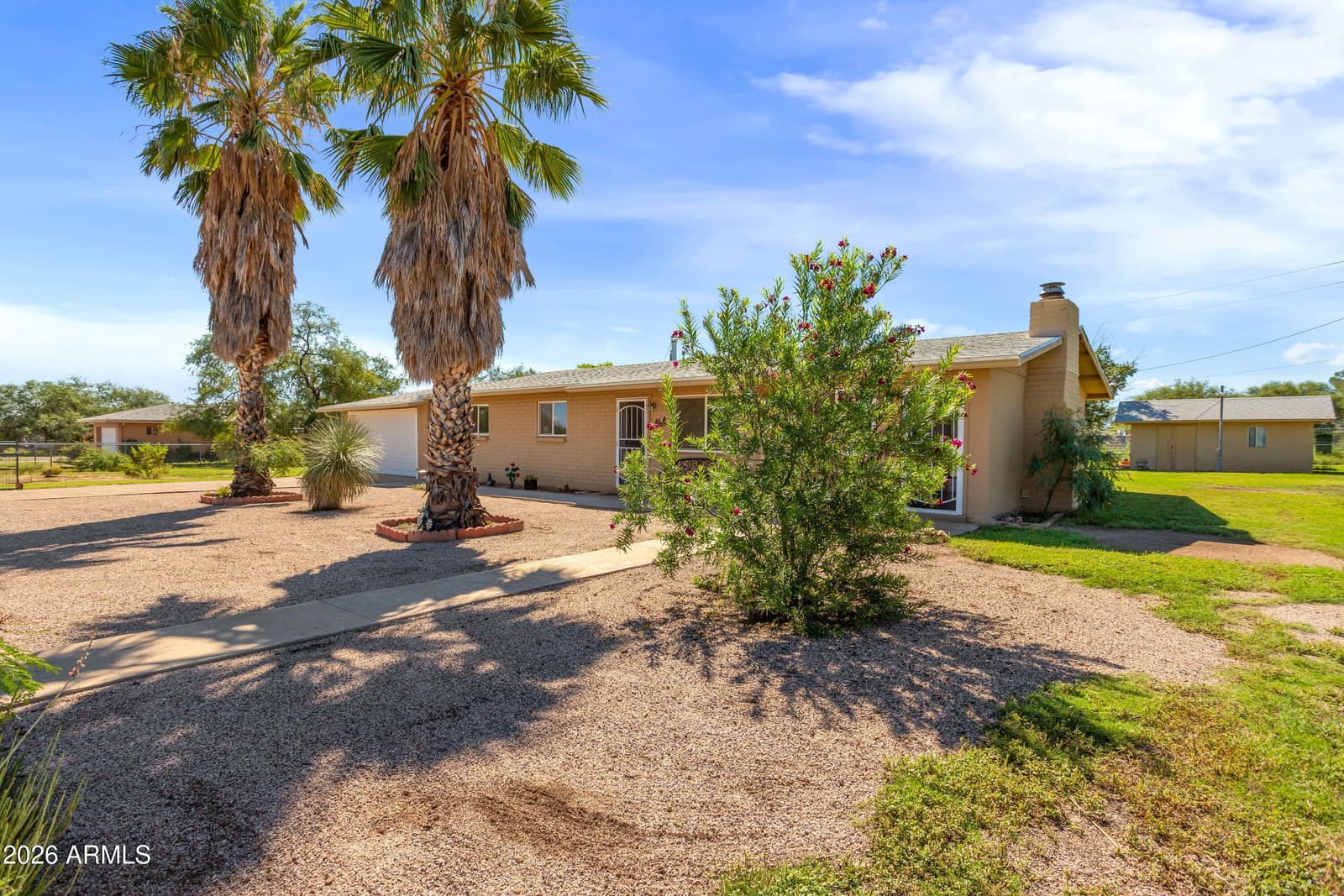 150 E Oak Street, Huachuca City, AZ 85616 — photo 2 of 35